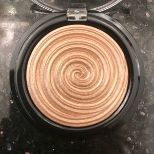 Laura Geller Baked Gelato Swirl Illuminator